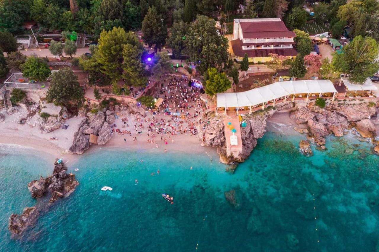 Queen Vasilika Hotel Dhermi Bagian luar foto