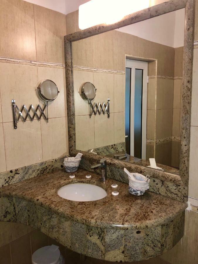 Queen Vasilika Hotel Dhermi Bagian luar foto