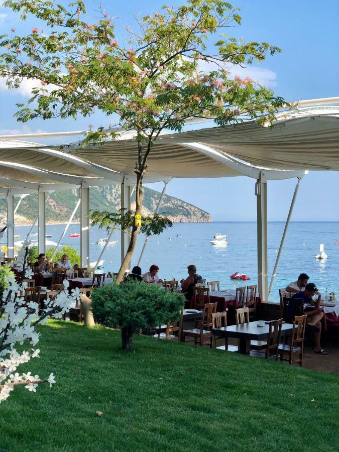 Queen Vasilika Hotel Dhermi Bagian luar foto