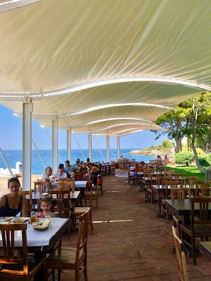 Queen Vasilika Hotel Dhermi Bagian luar foto
